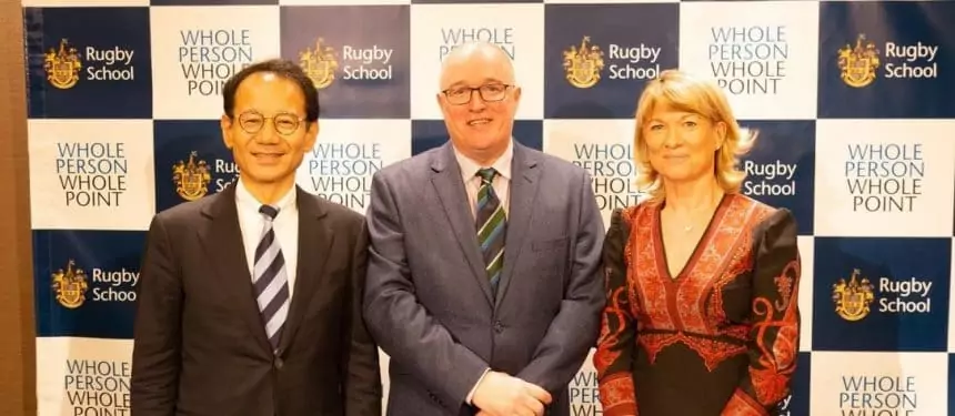 Mr Kan Suzuki (the former State Minister of MEXT), Peter Green (Head Master of Rugby School), Lucinda Holmes (Chair of the governing body, Rugby School)